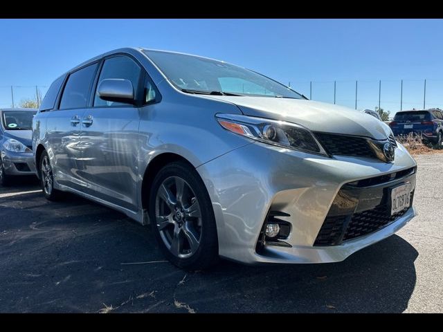 2019 Toyota Sienna 