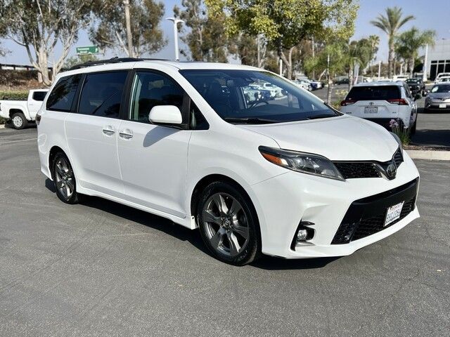 2019 Toyota Sienna SE Premium