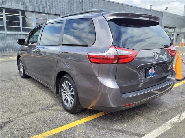 2019 Toyota Sienna XLE Premium