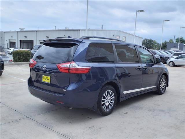 2019 Toyota Sienna XLE