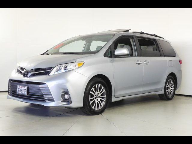 2019 Toyota Sienna XLE