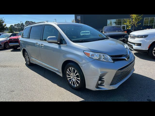 2019 Toyota Sienna 