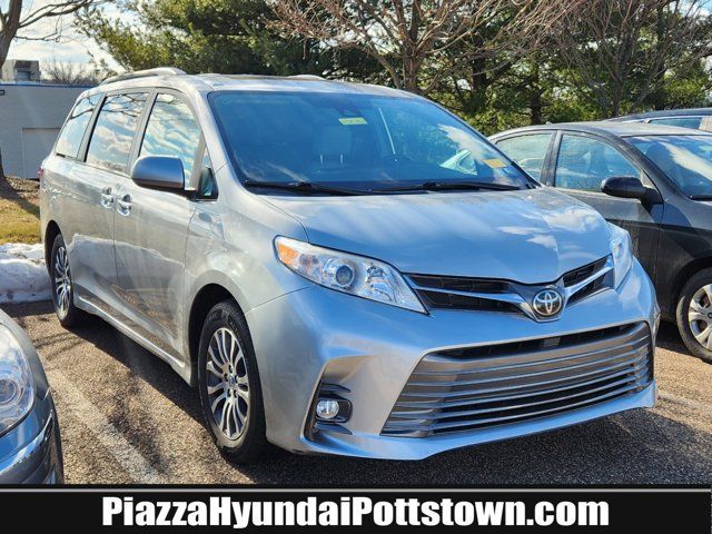 2019 Toyota Sienna 