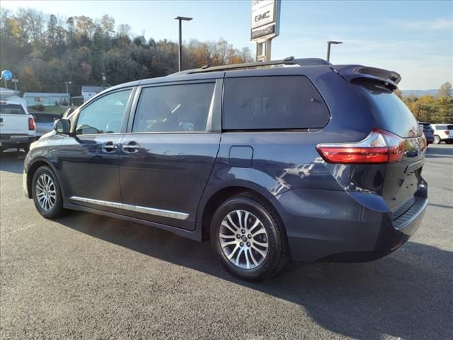 2019 Toyota Sienna 