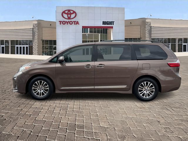 2019 Toyota Sienna 