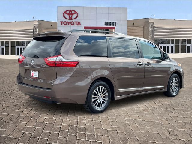 2019 Toyota Sienna 