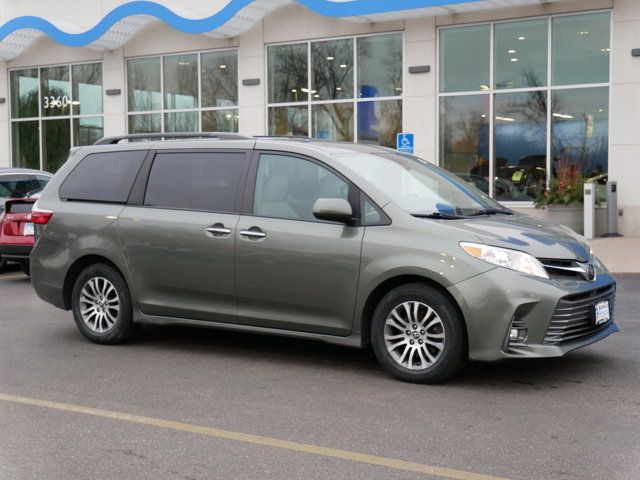 2019 Toyota Sienna XLE