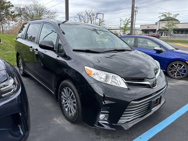 2019 Toyota Sienna XLE