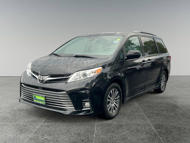 2019 Toyota Sienna 