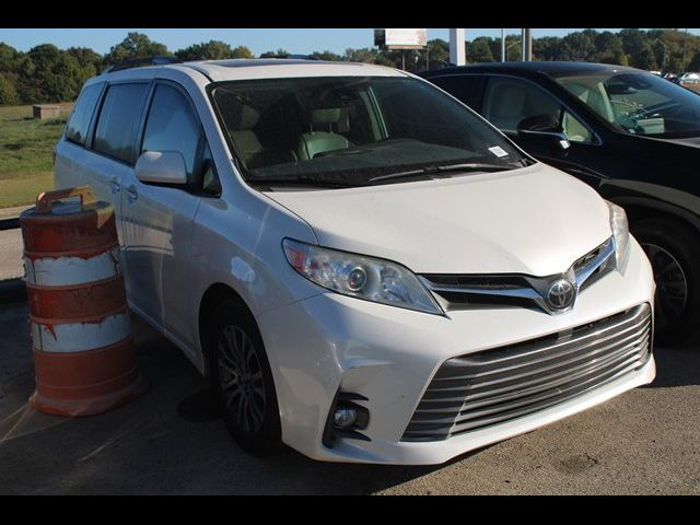 2019 Toyota Sienna XLE