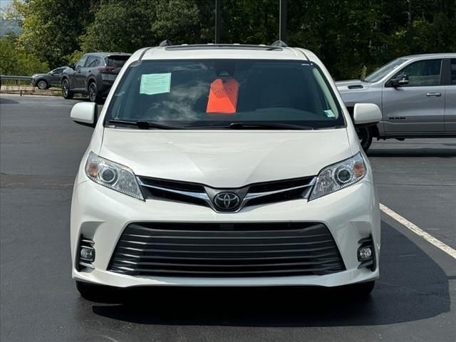 2019 Toyota Sienna 