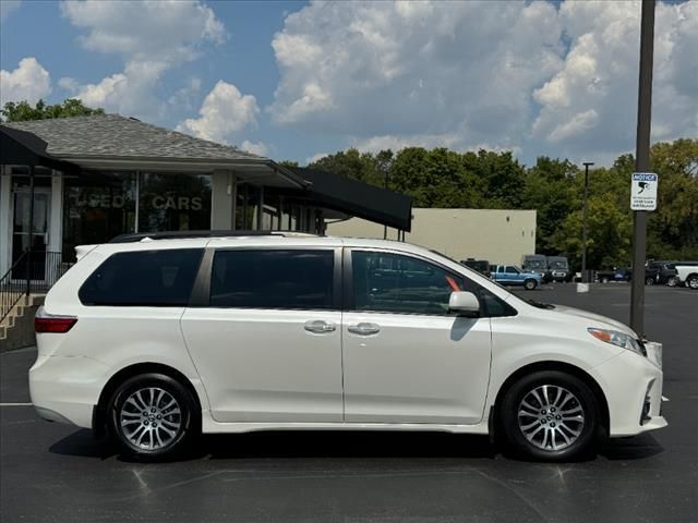 2019 Toyota Sienna 