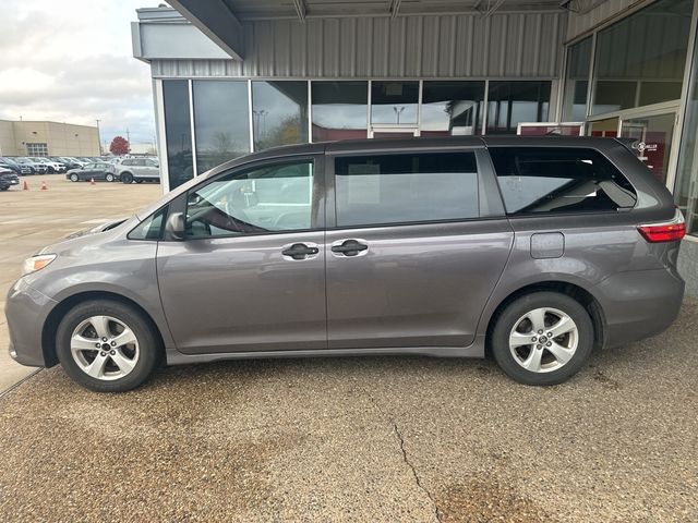 2019 Toyota Sienna L