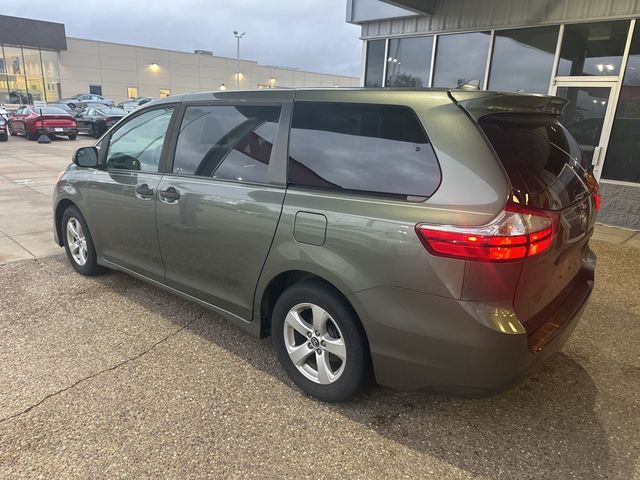 2019 Toyota Sienna L