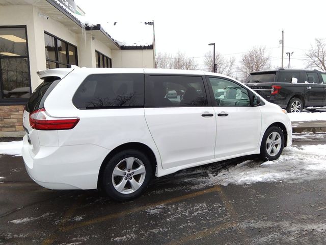 2019 Toyota Sienna L