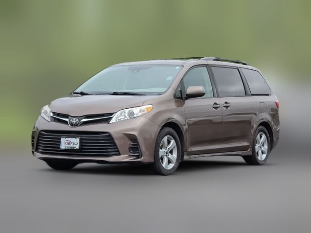 2019 Toyota Sienna 