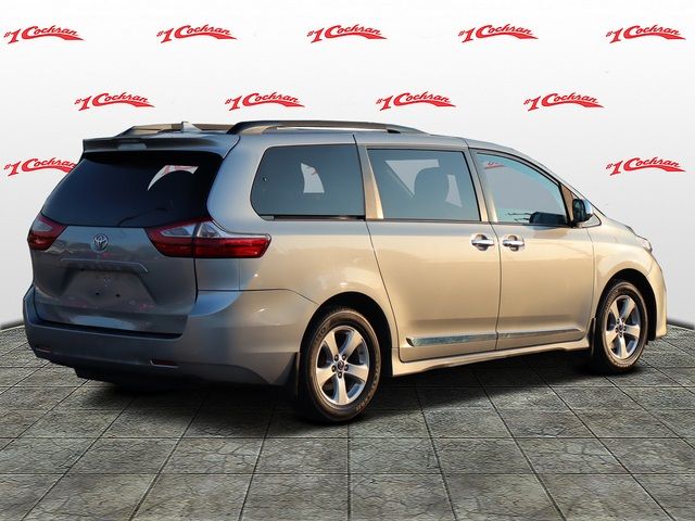 2019 Toyota Sienna LE