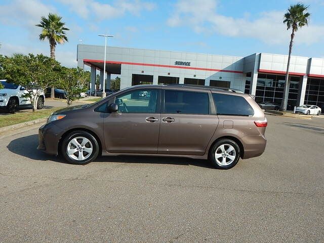 2019 Toyota Sienna 