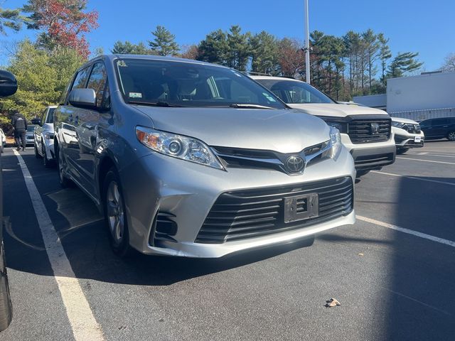 2019 Toyota Sienna 