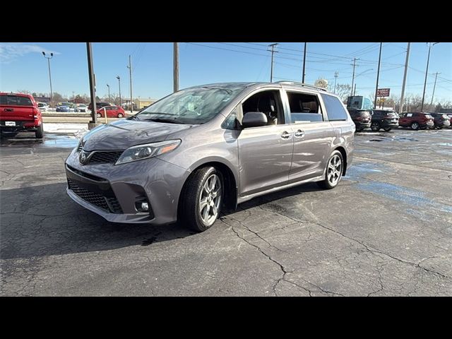 2019 Toyota Sienna 