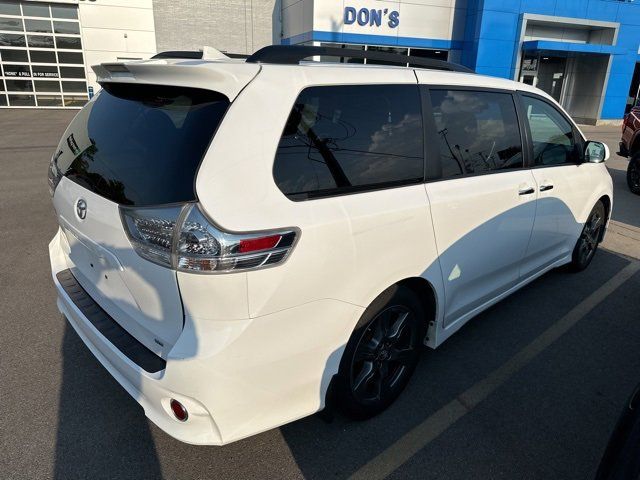 2019 Toyota Sienna 