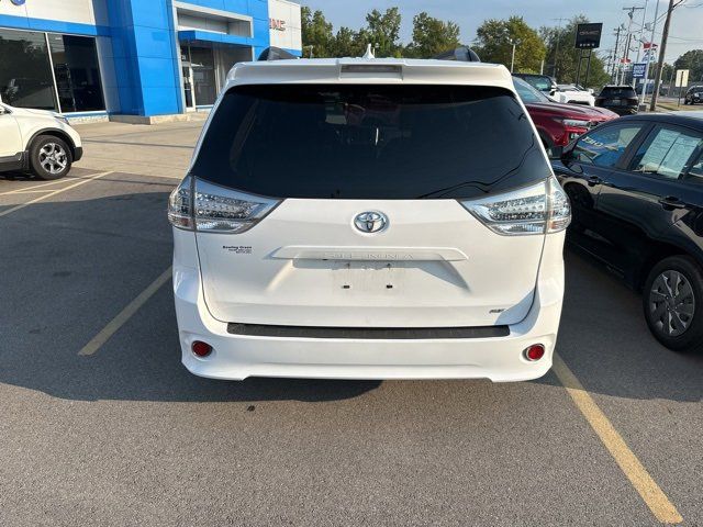 2019 Toyota Sienna 