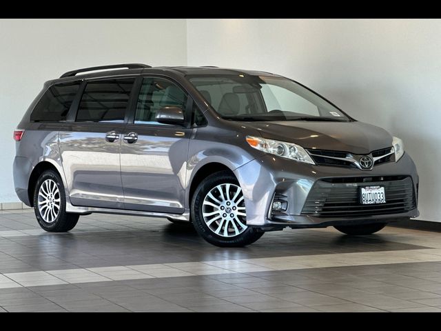 2019 Toyota Sienna 