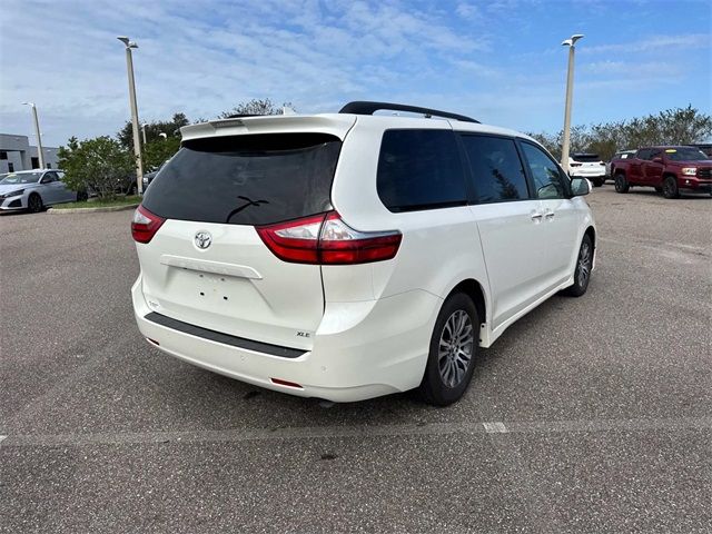 2019 Toyota Sienna XLE