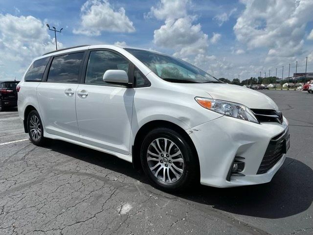 2019 Toyota Sienna XLE Auto Access Seat