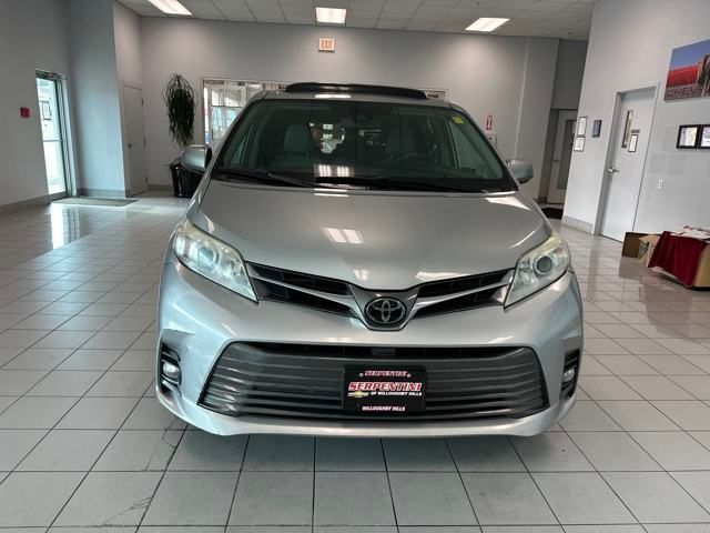 2019 Toyota Sienna 