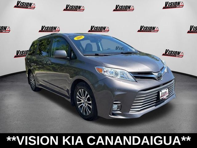 2019 Toyota Sienna XLE