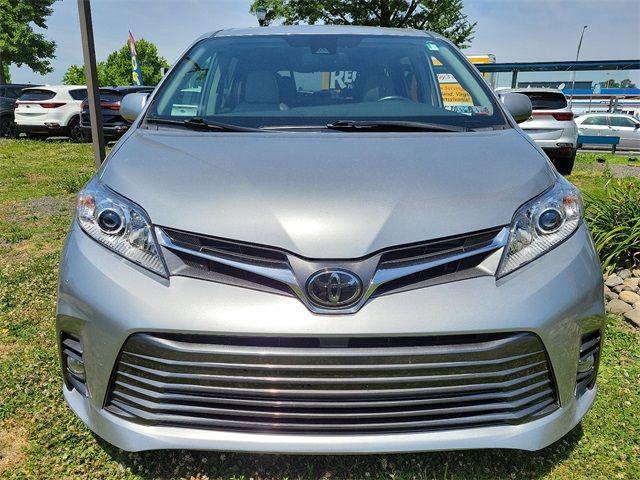 2019 Toyota Sienna XLE