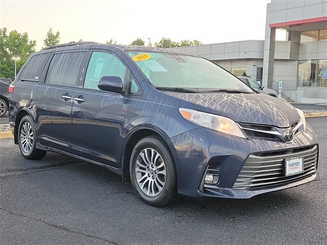 2019 Toyota Sienna XLE