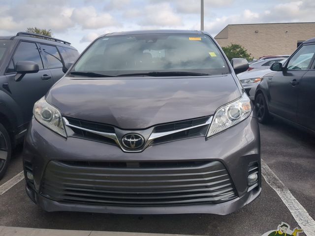 2019 Toyota Sienna 