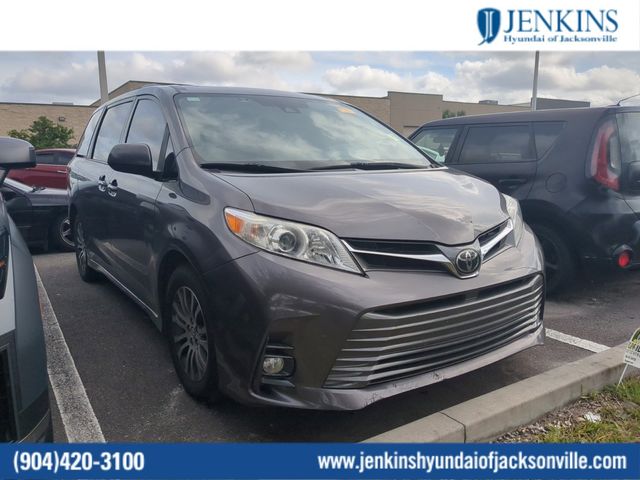 2019 Toyota Sienna 