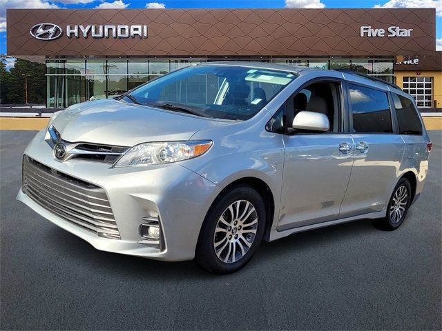 2019 Toyota Sienna 