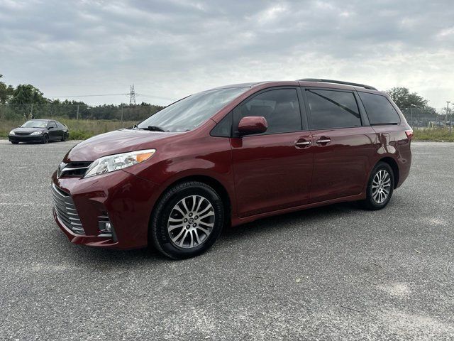 2019 Toyota Sienna 