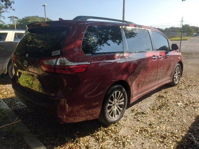 2019 Toyota Sienna 