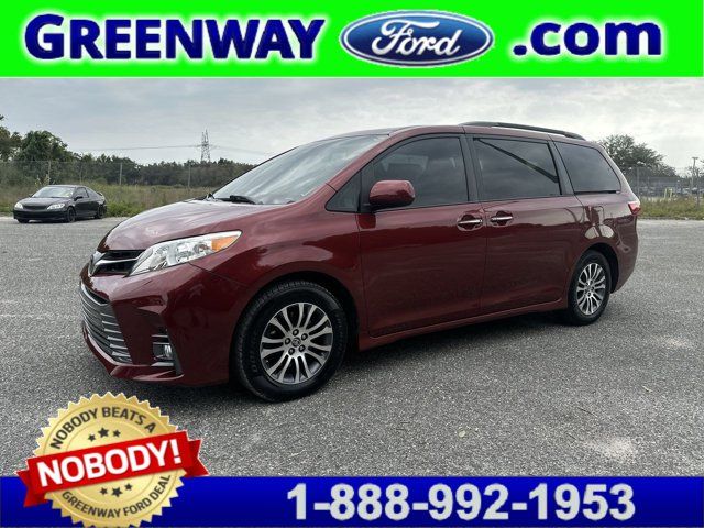 2019 Toyota Sienna 