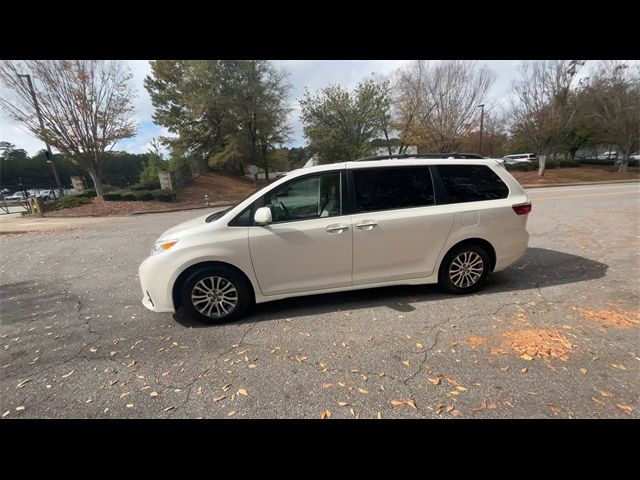 2019 Toyota Sienna XLE Premium