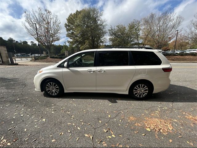 2019 Toyota Sienna XLE Premium