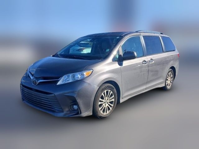 2019 Toyota Sienna 