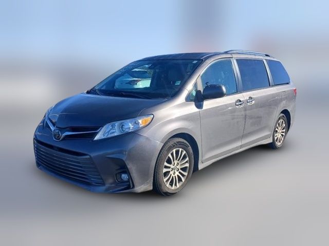 2019 Toyota Sienna 