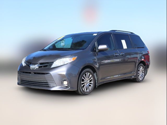 2019 Toyota Sienna XLE