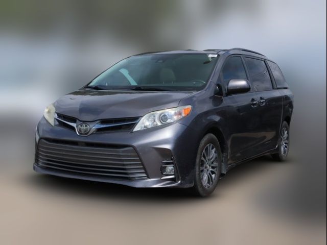 2019 Toyota Sienna XLE