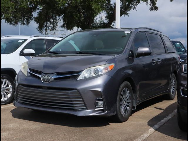 2019 Toyota Sienna XLE