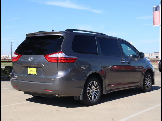 2019 Toyota Sienna XLE