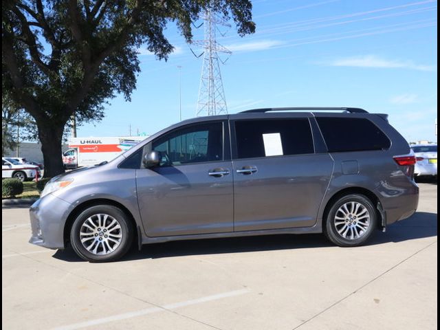 2019 Toyota Sienna XLE