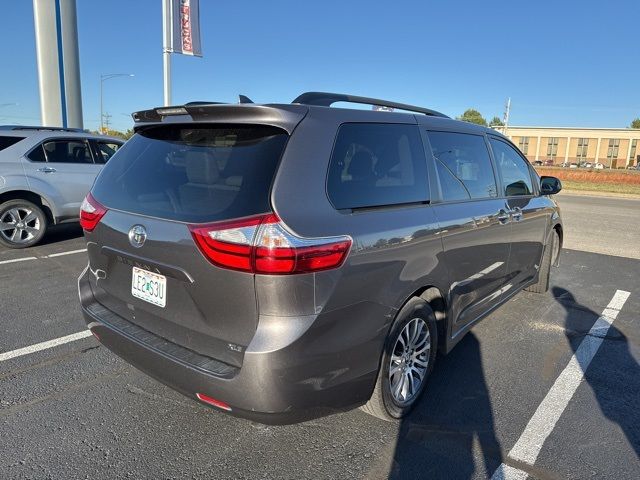 2019 Toyota Sienna XLE