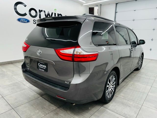 2019 Toyota Sienna 